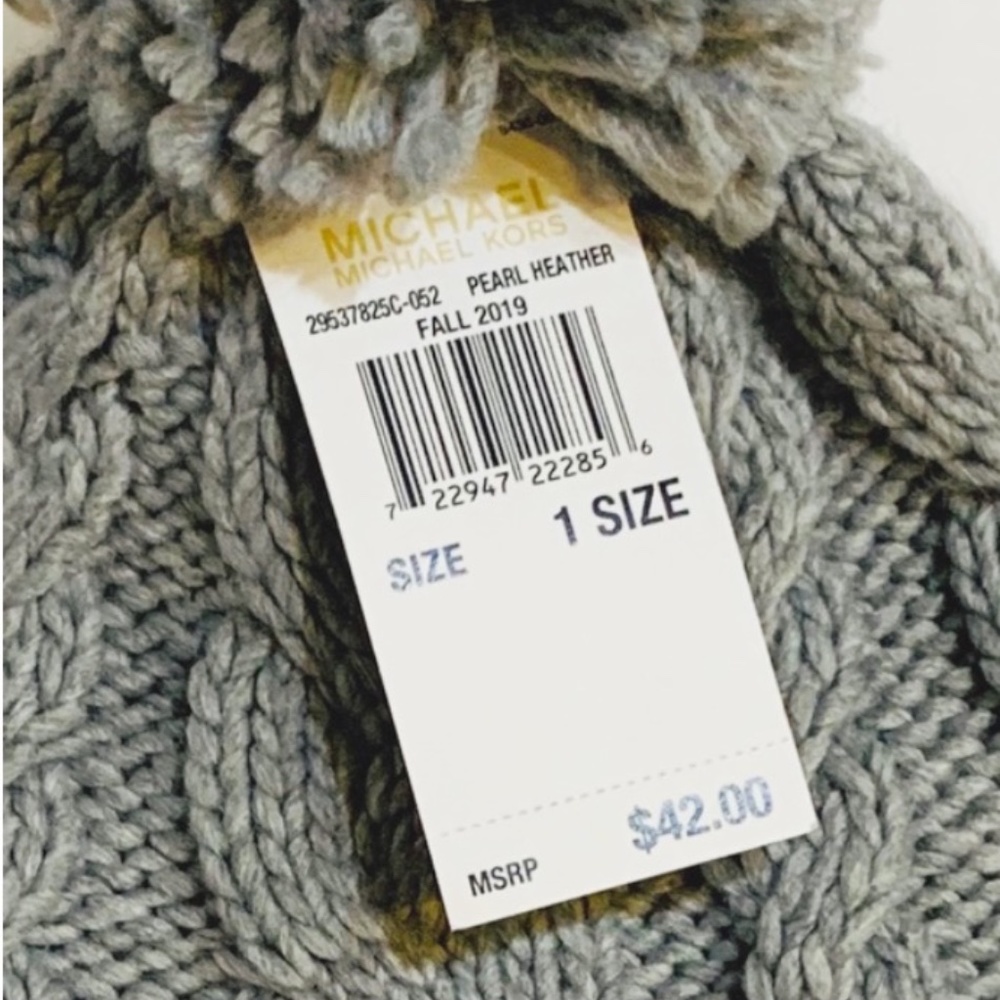NWT - Michael Kors Grey Pom Pom Cable Knit Beanie - Picture 8 of 9